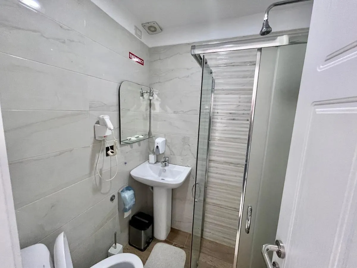 Vila Ada Hotel Τίρανα
