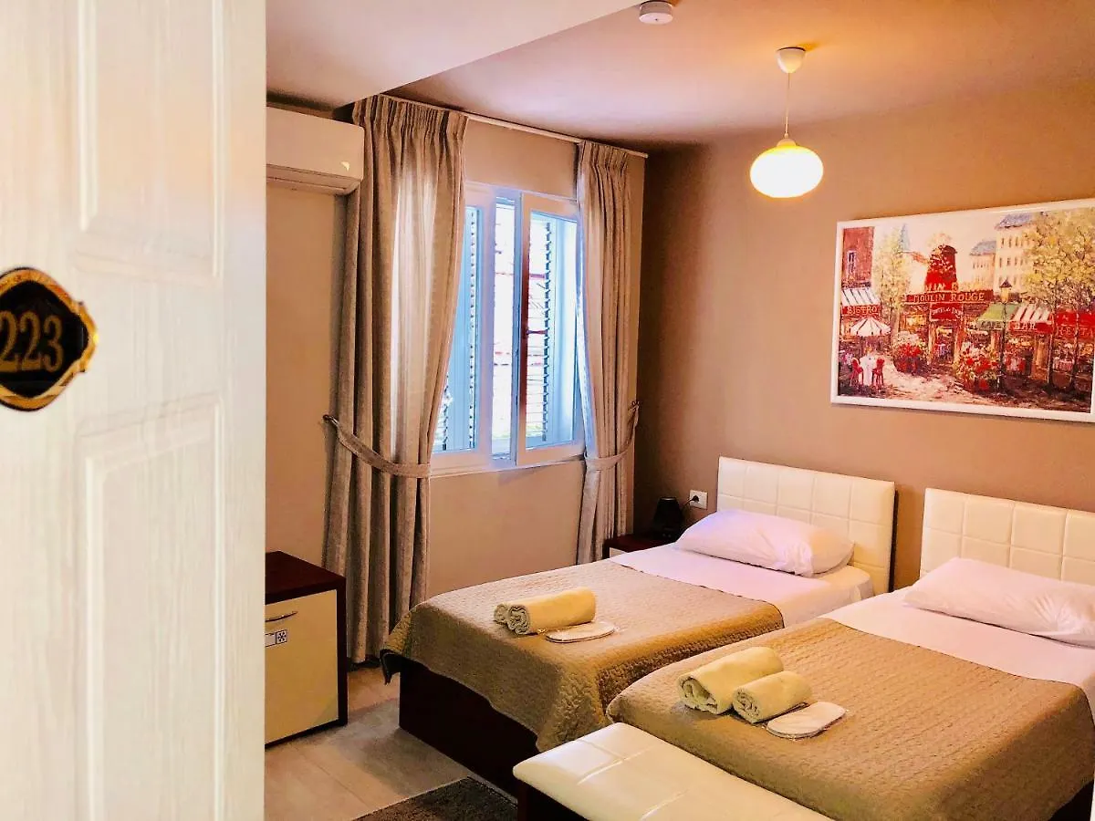 Vila Ada Hotel Τίρανα